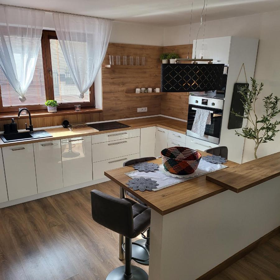 Oli Apartments Senec Exteriör bild
