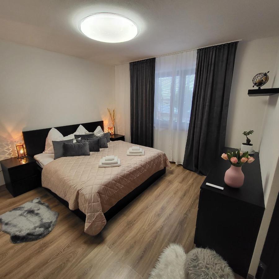 Oli Apartments Senec Exteriör bild