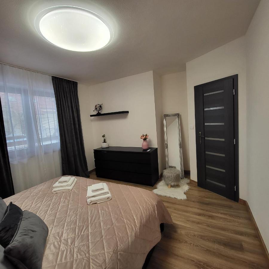 Oli Apartments Senec Exteriör bild