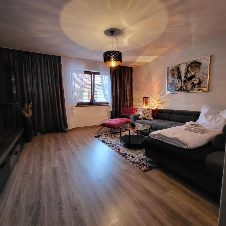 Oli Apartments Senec Exteriör bild